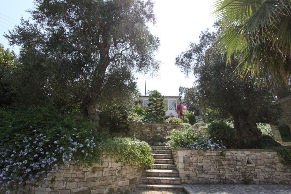 הוילה Kourtaiika Kiparissi מראה חיצוני תמונה